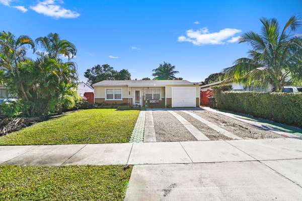 1601 N 17th AVE,  Lake Worth,  FL 33460