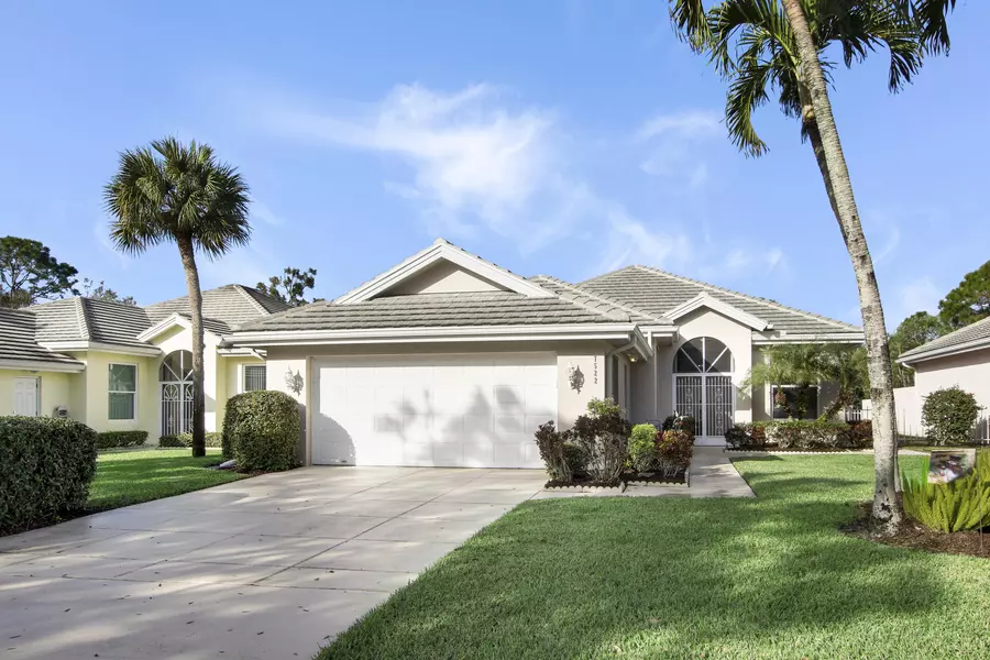 7522 SE Bay Cedar CIR, Hobe Sound, FL 33455