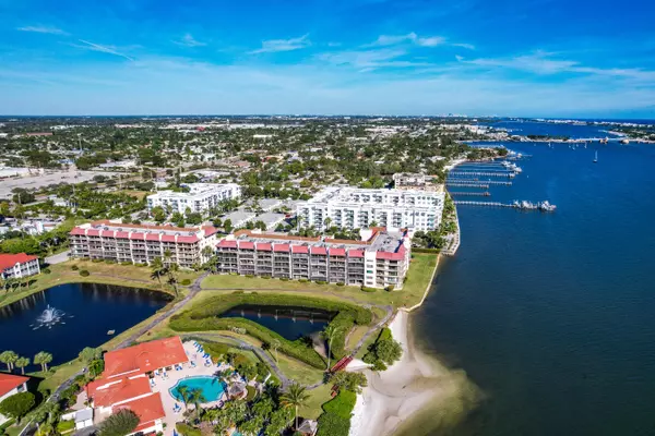 Hypoluxo, FL 33462,7020 Half Moon CIR 203