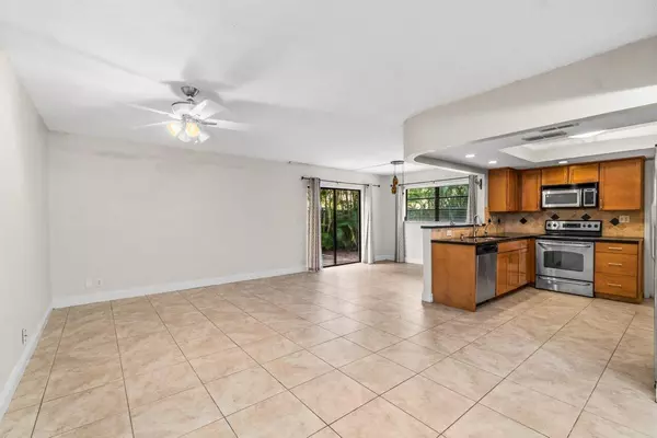 Pompano Beach, FL 33064,3900 NE 19th RD 101