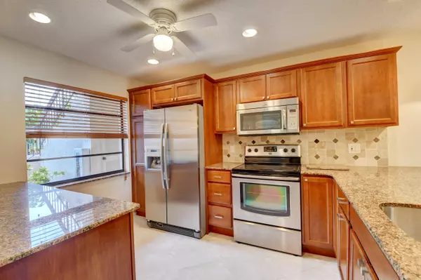 9277 Vista Del Lago DR E, Boca Raton, FL 33428