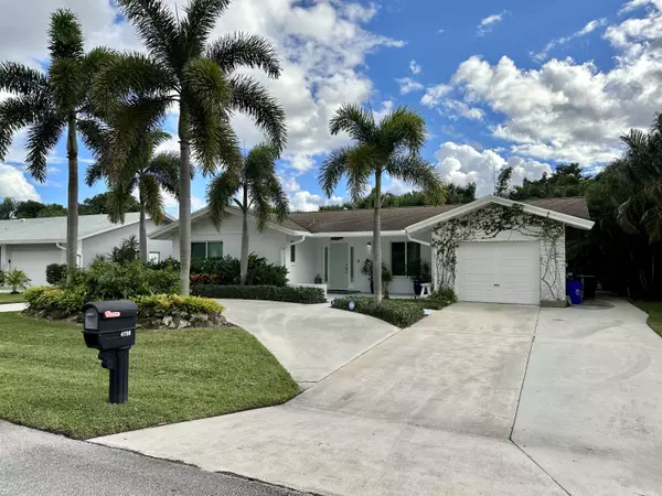 Palm Beach Gardens, FL 33410,4298 Gardenia DR