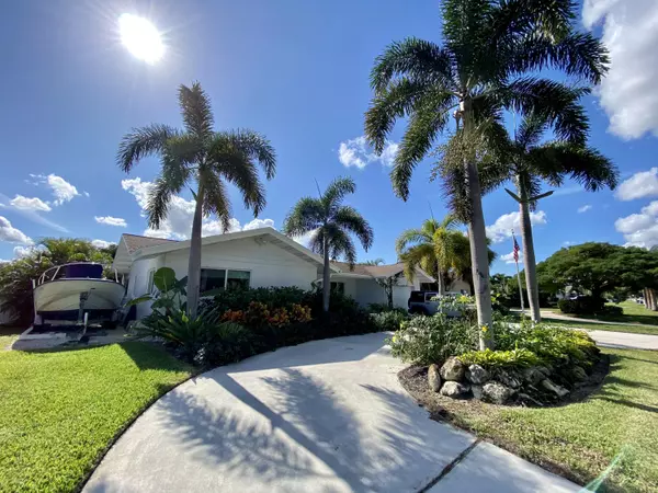 Palm Beach Gardens, FL 33410,4298 Gardenia DR