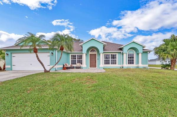 389 SE Dalva AVE, Port Saint Lucie, FL 34984