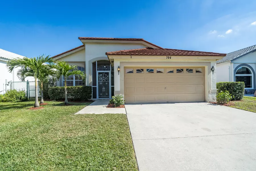 704 Lake Wellington DR, Wellington, FL 33414