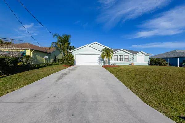 Port Saint Lucie, FL 34953,389 SE Whitmore DR