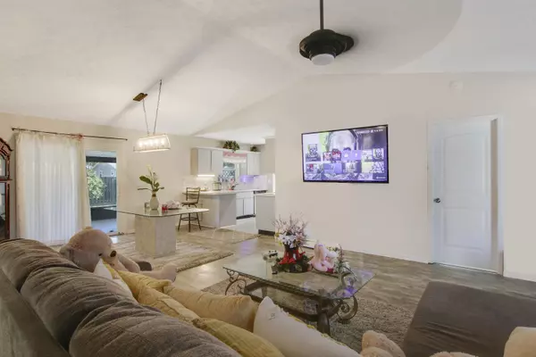 5704 Myrtle DR Fort Pierce, FL 34982