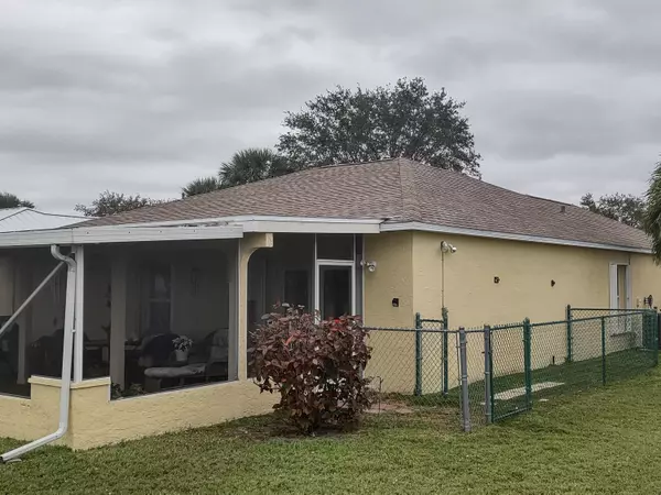 Port Saint Lucie, FL 34953,265 SW Panther Trace TRCE