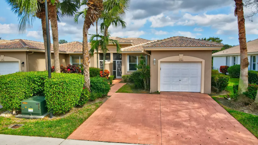 9740 S Crescent View DR, Boynton Beach, FL 33437