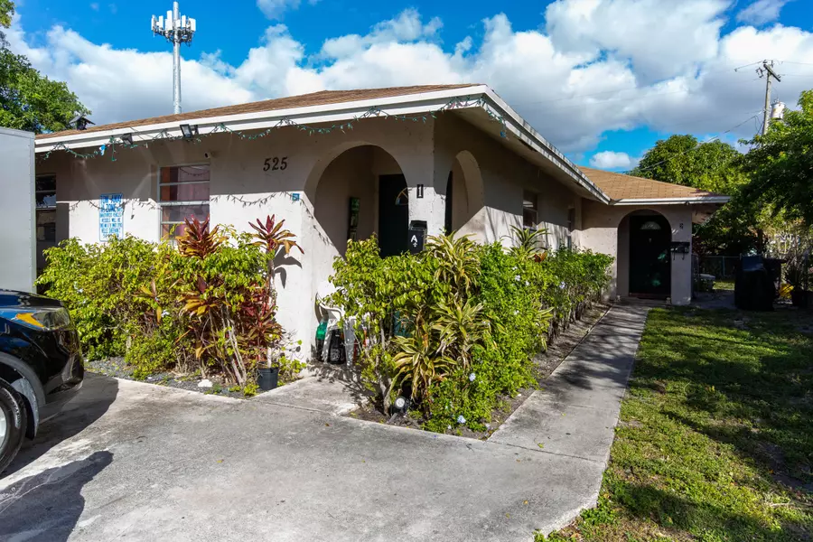 525 Pilgrim RD, West Palm Beach, FL 33405