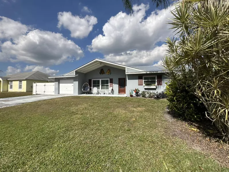 691 SE Crescent AVE, Port Saint Lucie, FL 34984