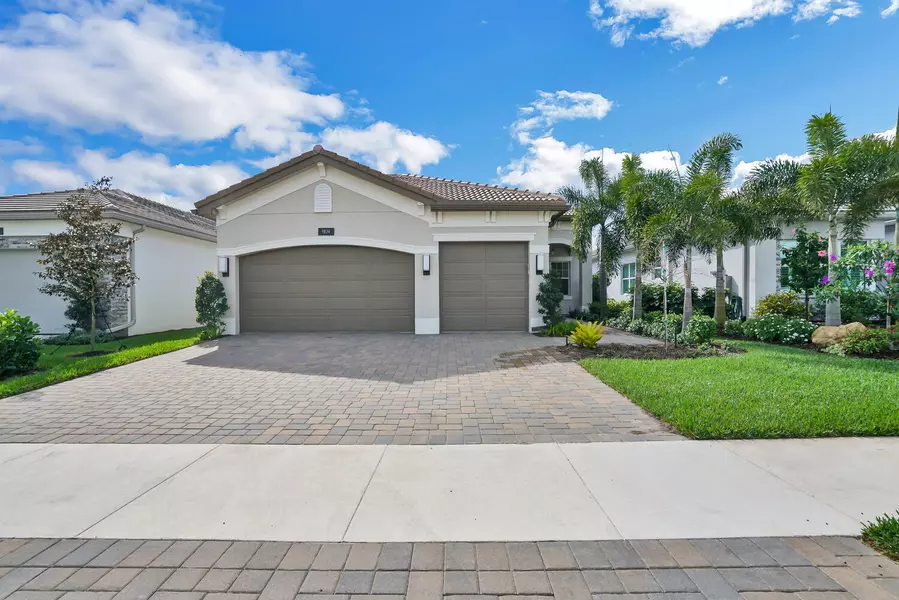 9834 Golden Dunes LN, Boynton Beach, FL 33473