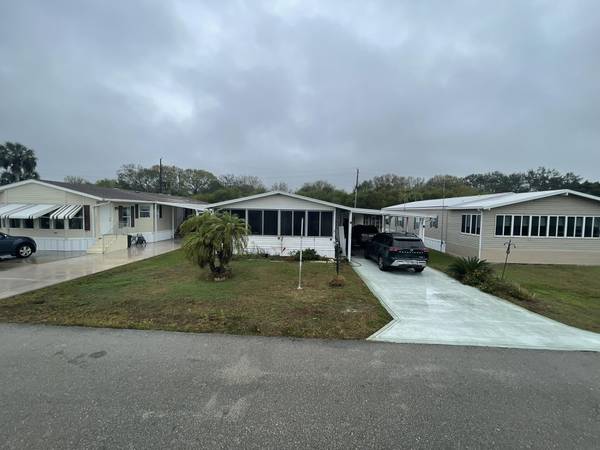 Moore Haven, FL 33471,917 NW Yacht Club WAY