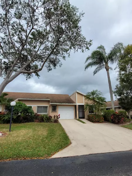 8065 Springtree RD, Boca Raton, FL 33496