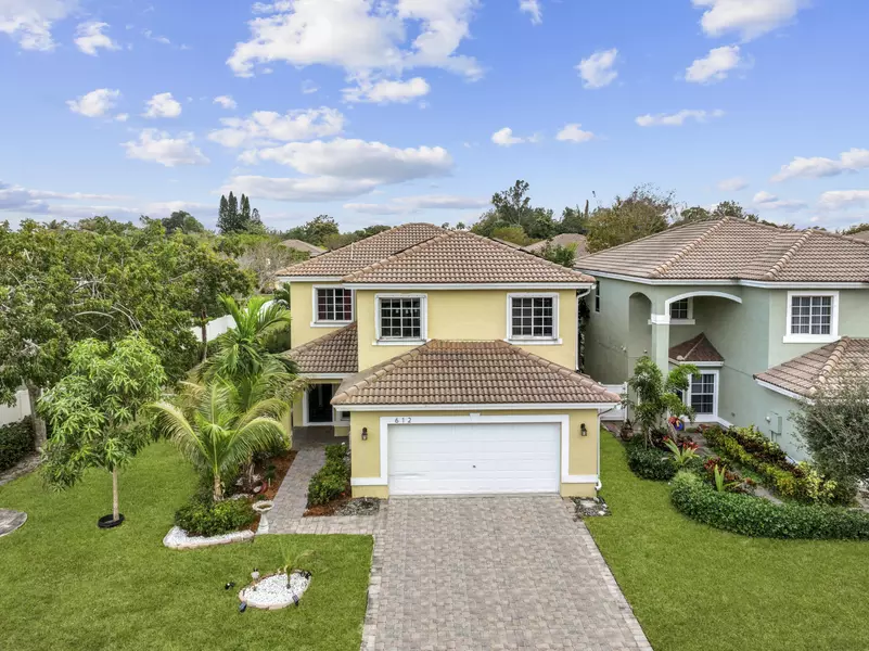 612 Alejandro LN, Greenacres, FL 33413