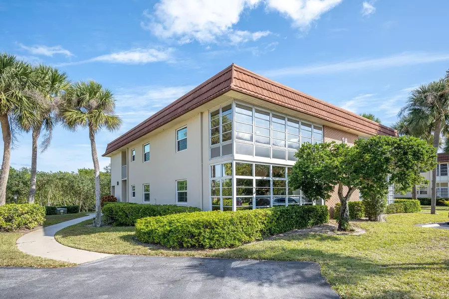 28 Vista Gardens TRL 201, Vero Beach, FL 32962