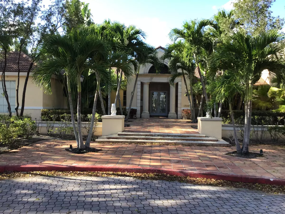 West Palm Beach, FL 33409,1701 Village BLVD 306