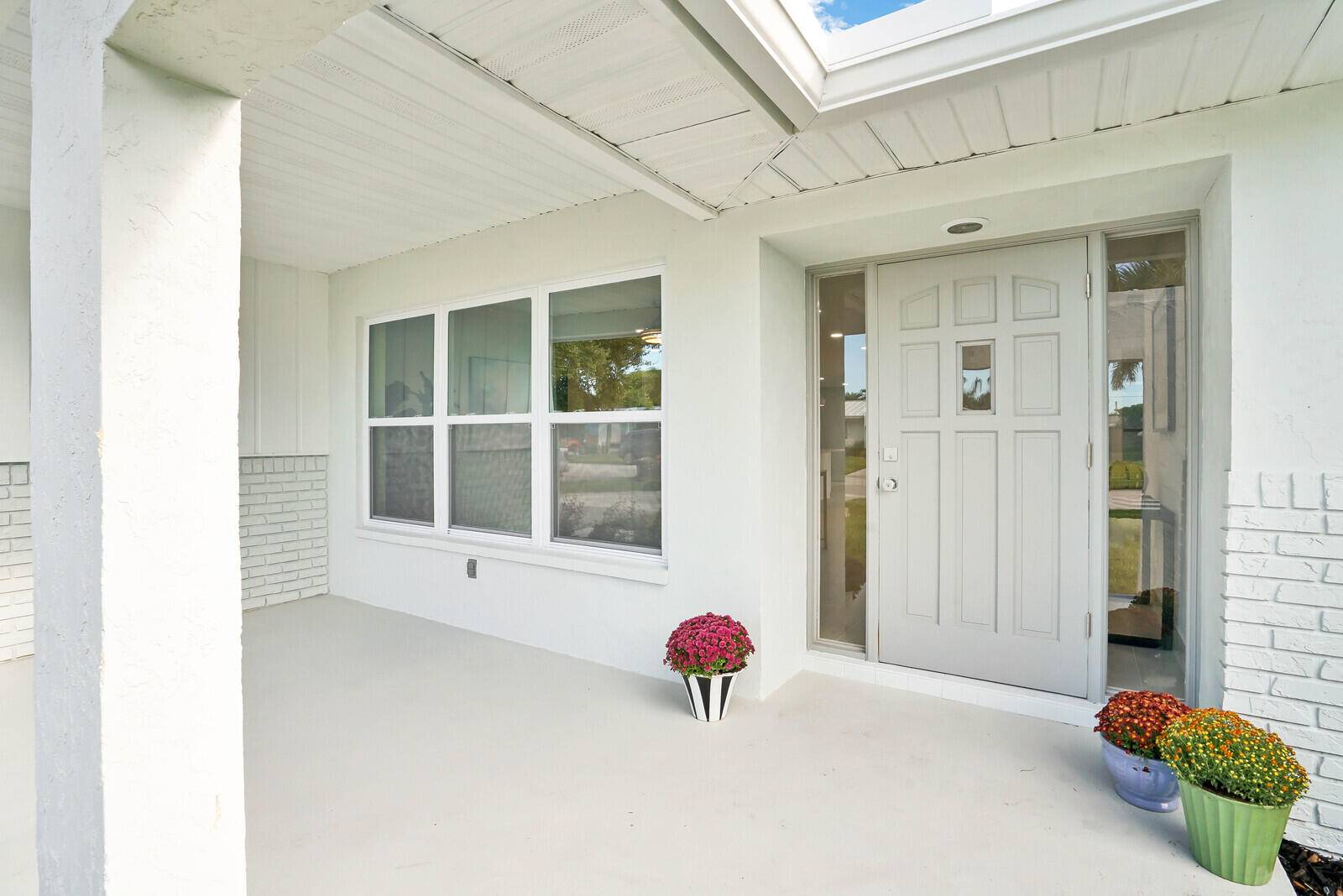 3825 Daphne AVE, Palm Beach Gardens, FL 33410