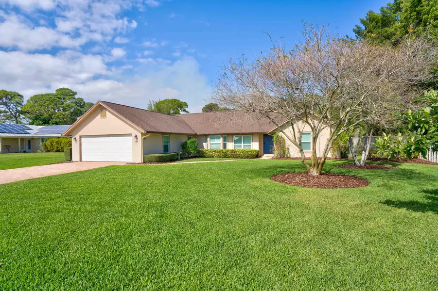 701 NE Town TER, Jensen Beach, FL 34957