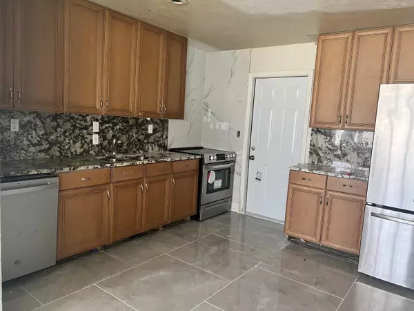 West Palm Beach, FL 33409,2313 Seminole BLVD