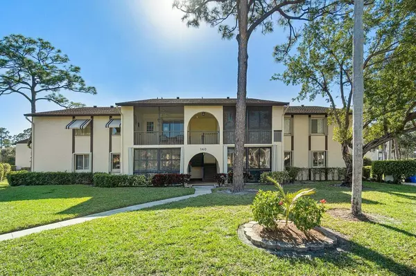 140 Lake Pine CIR B-1, Greenacres, FL 33463