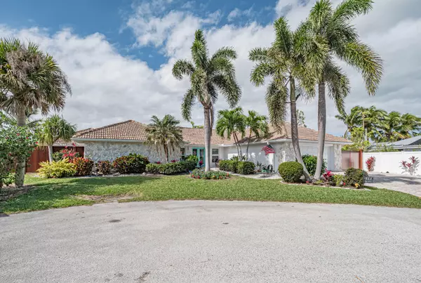 Hutchinson Island, FL 34949,115 Queen Catherina CT