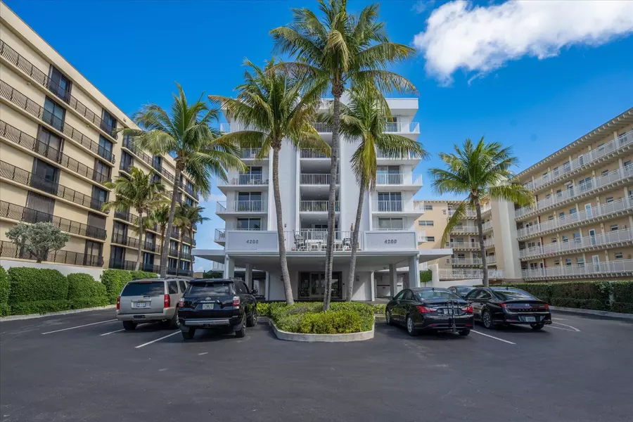 4200 South Ocean Boulevard 303, South Palm Beach, FL 33480