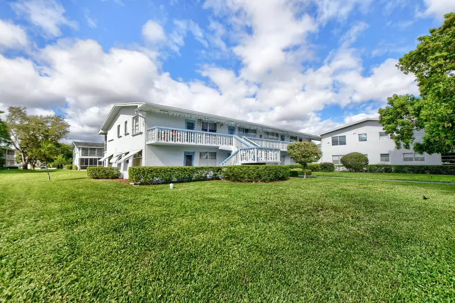 60 Farnham C, Deerfield Beach, FL 33442