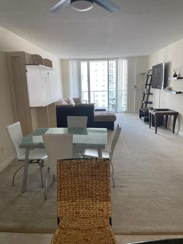 Sunny Isles Beach, FL 33160,19390 Collins AVE 804