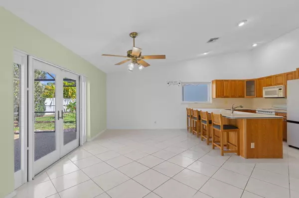 Boca Raton, FL 33487,335 Sandalwood LN