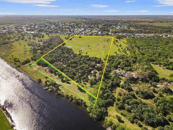 Okeechobee, FL 34974,1493 Hunter RD