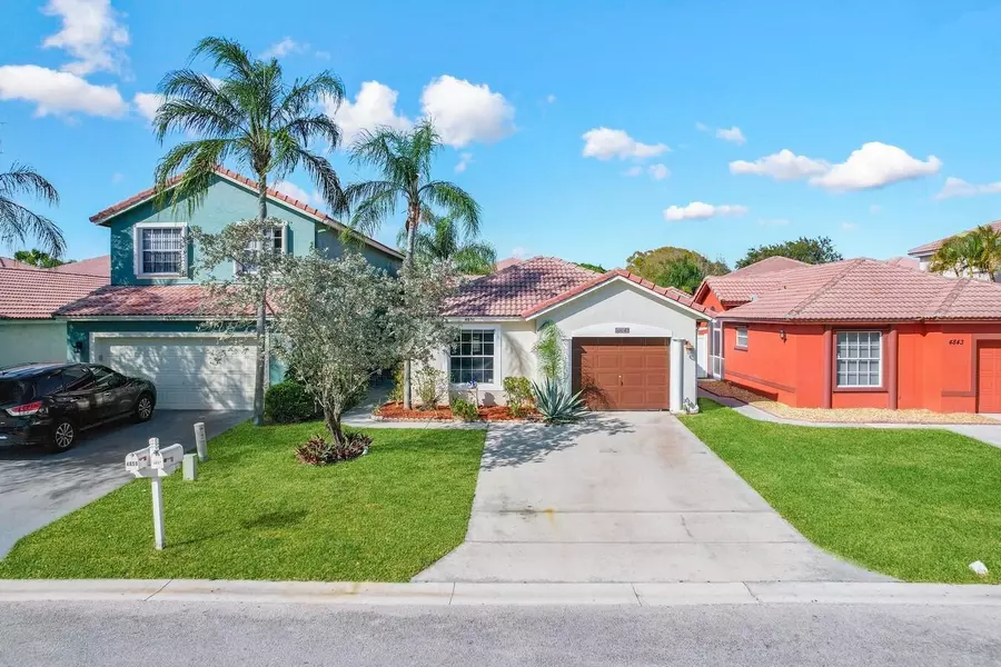 4851 Concordia LN, Boynton Beach, FL 33436