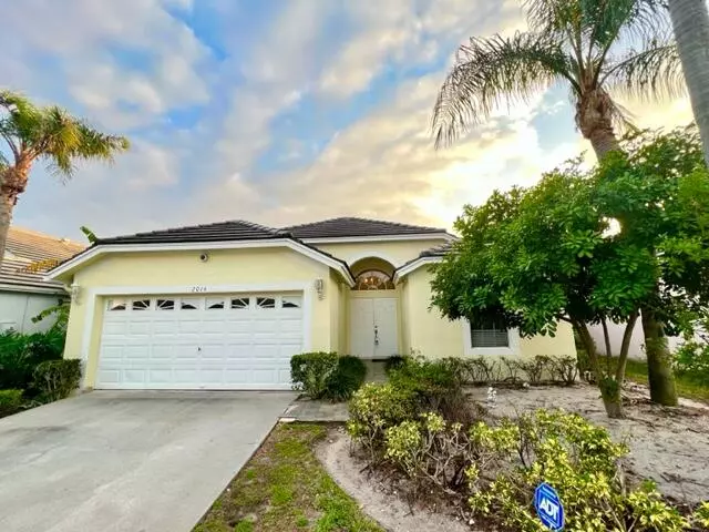 2014 Normandy CIR, West Palm Beach, FL 33409