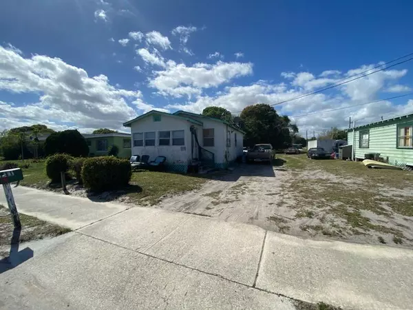 Fort Pierce, FL 34950,711 N 17th ST