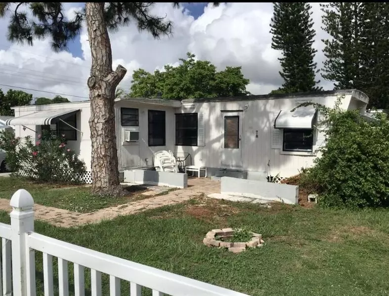 48 NE 16th TER, Stuart, FL 34994