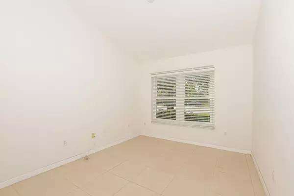 Port Saint Lucie, FL 34986,5885 NW Files CT