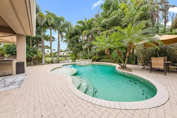 Palm Beach Gardens, FL 33410,518 Les Jardin DR