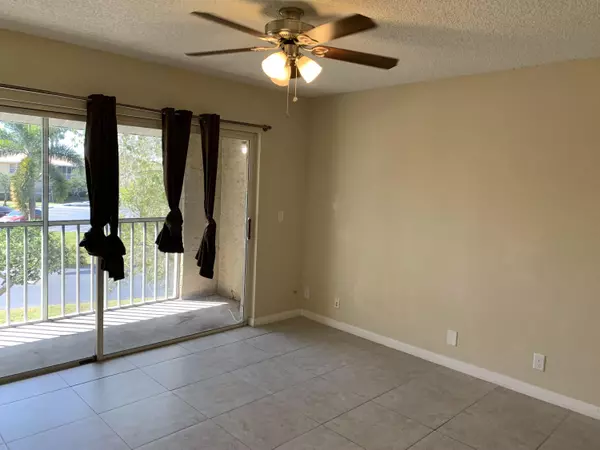 Port Saint Lucie, FL 34952,1537 SE Royal Green CIR E-202