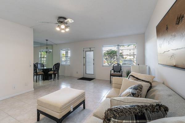 1071 Guildford D, Boca Raton, FL 33434