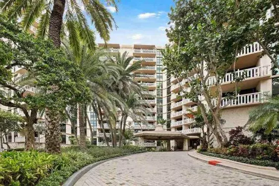1111 Crandon BLVD C402, Key Biscayne, FL 33149