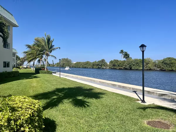 Boynton Beach, FL 33435,8 Colonial Club DR 100