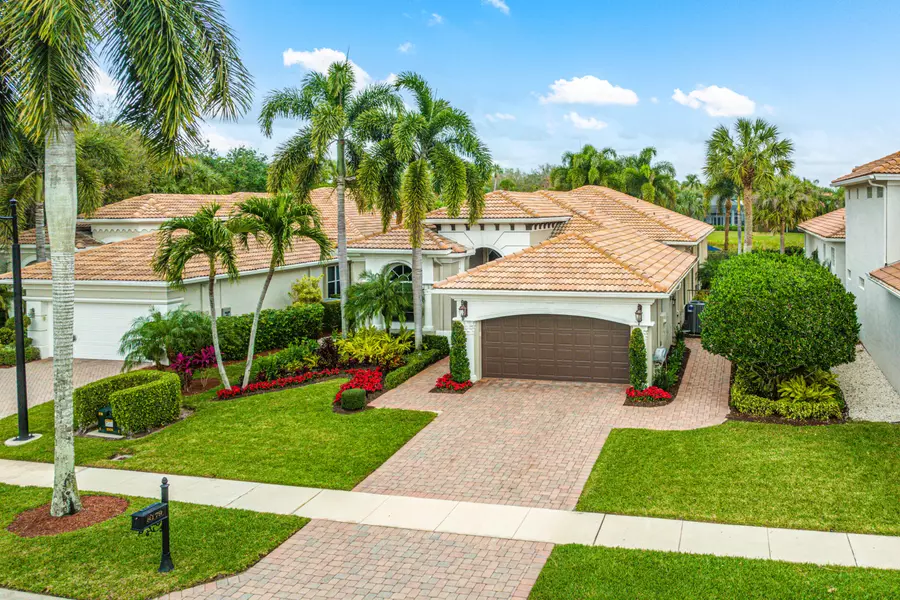 8179 Valhalla DR, Delray Beach, FL 33446