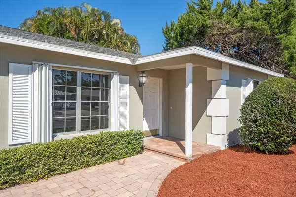 Vero Beach, FL 32962,2490 4th LN