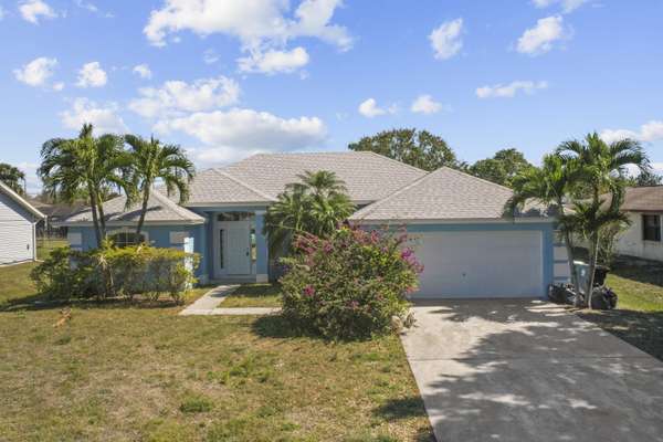 2349 SE Watercrest ST, Port Saint Lucie, FL 34984