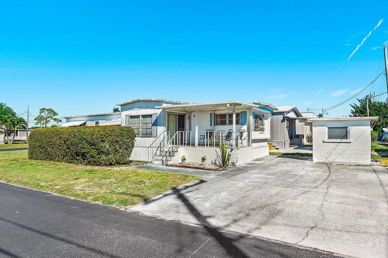 Boynton Beach, FL 33436,8970 Palm ST