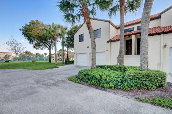 12 Via De Casas Sur 201,  Boynton Beach,  FL 33426