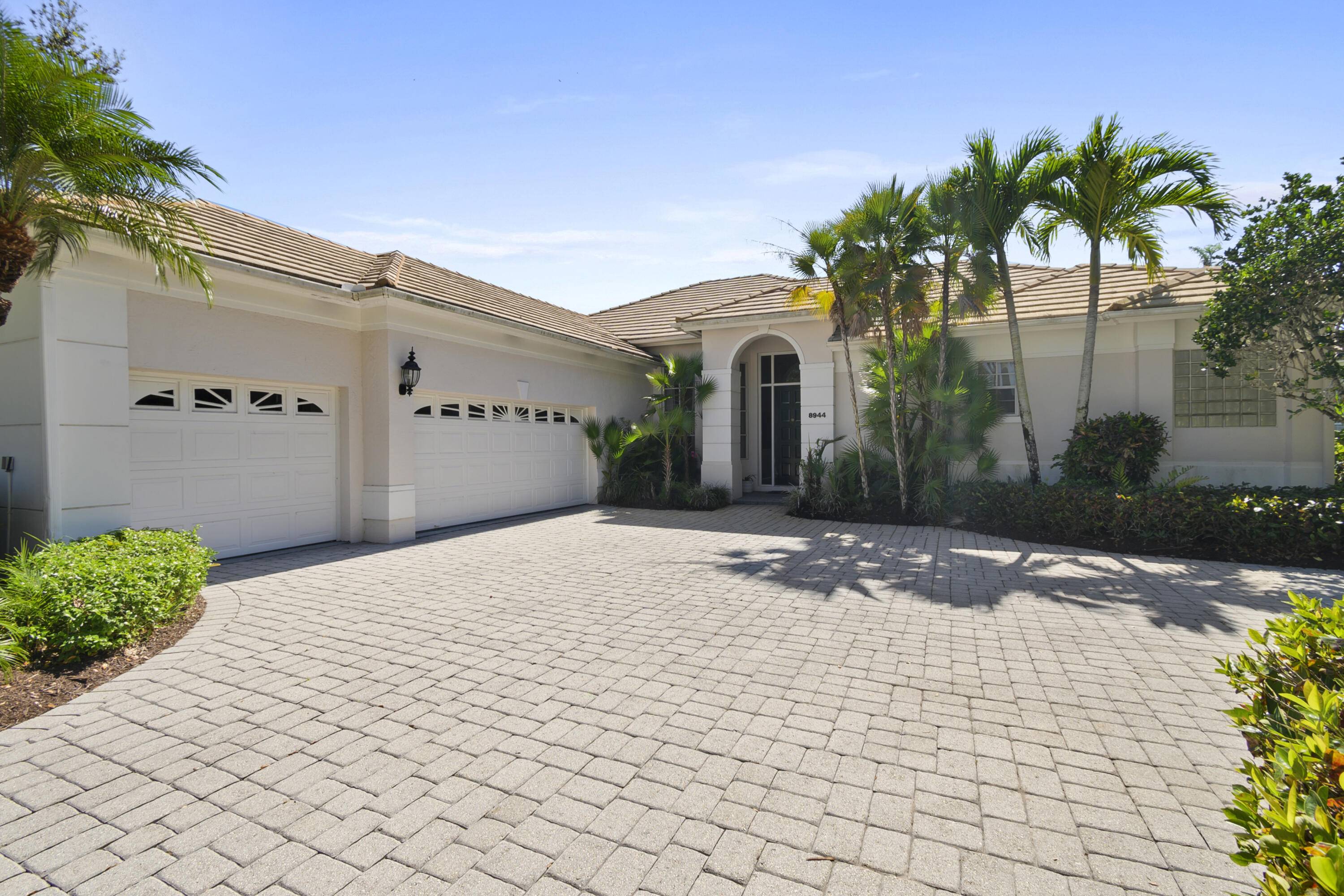 8944 Lakes BLVD, West Palm Beach, FL 33412
