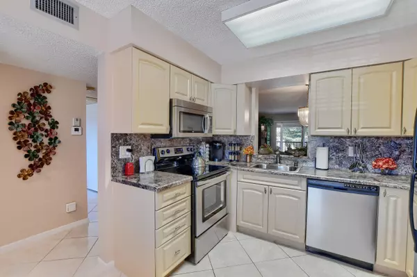 Delray Beach, FL 33446,7301 Amberly LN 303