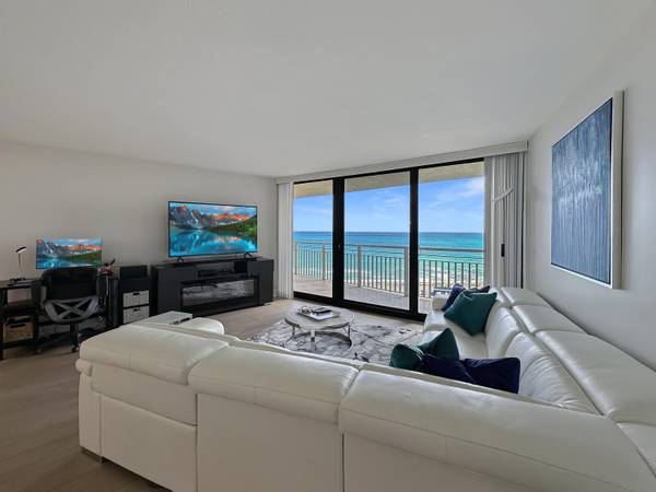 Singer Island, FL 33404,3000 N Ocean DR 11-D