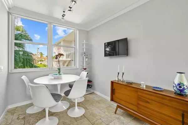 Palm Beach, FL 33480,401 Peruvian AVE 3010